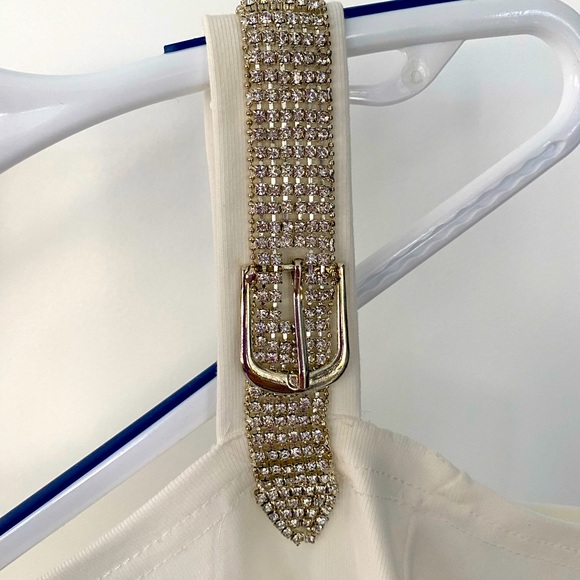 One-shoulder tee with crystals accent. White. Size M. 95% cotton/5% elastane.New - Picture 2 of 3